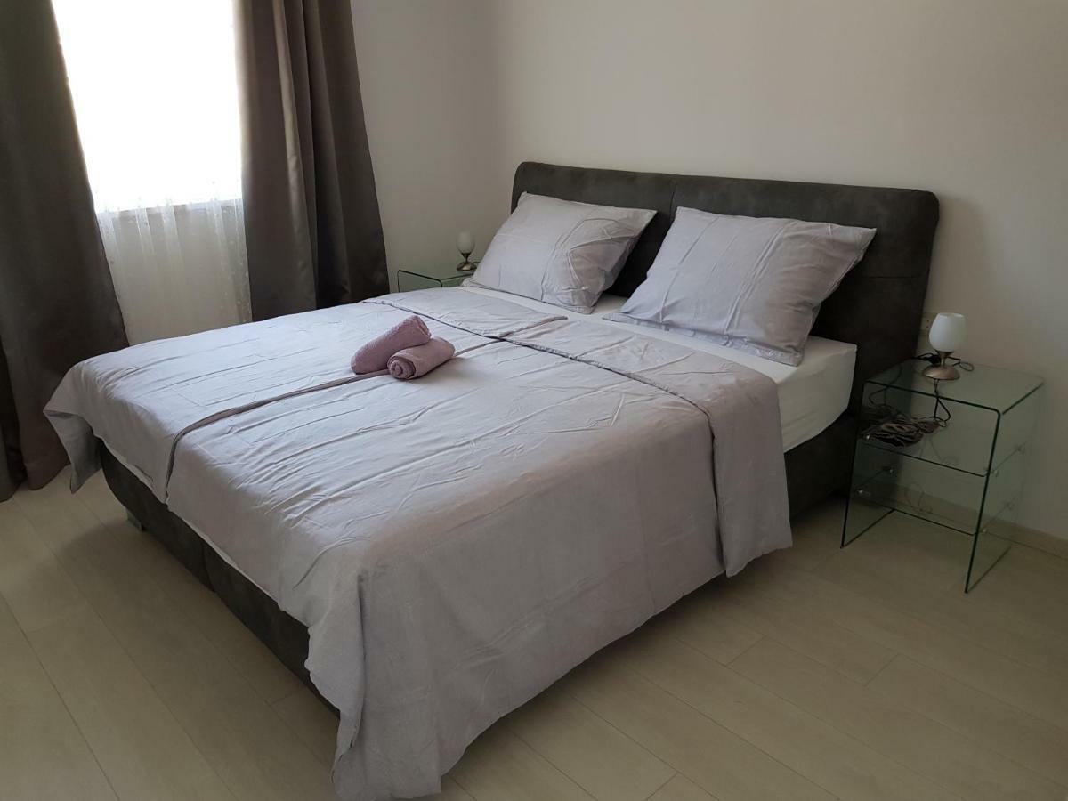 Apartmani Marella Donji Seget Exterior photo