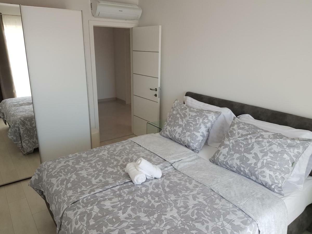 Apartmani Marella Donji Seget Exterior photo