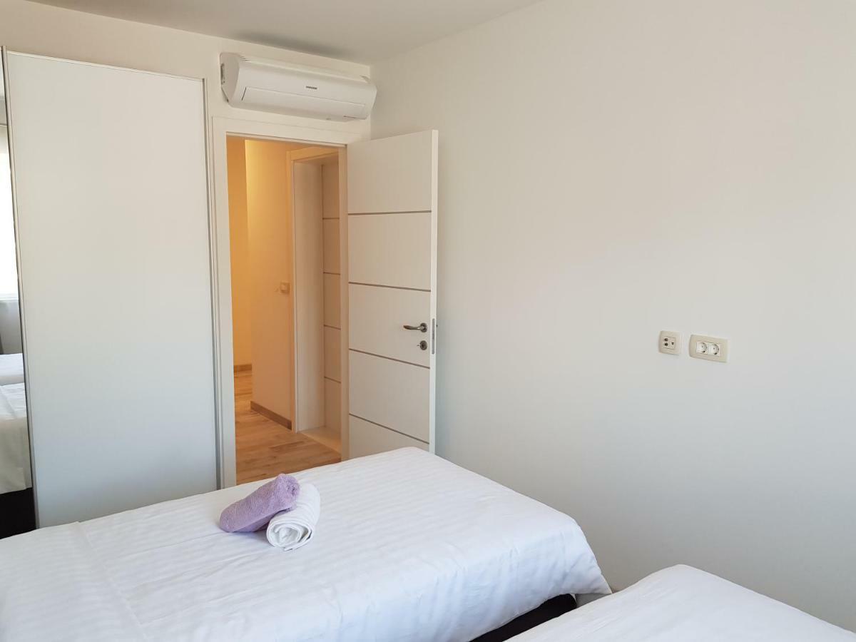 Apartmani Marella Donji Seget Exterior photo
